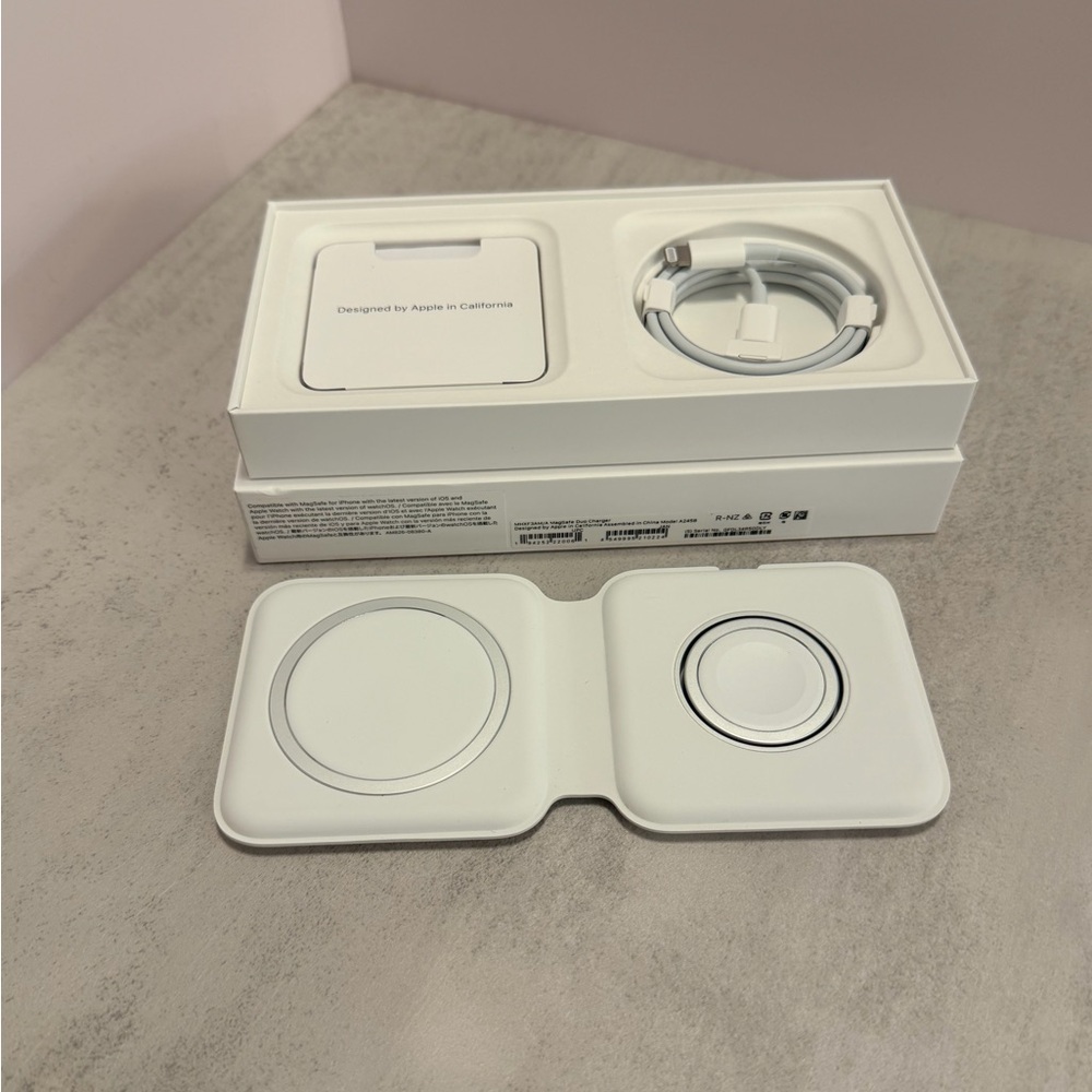 Apple MagSafe Duo Charger - Like New